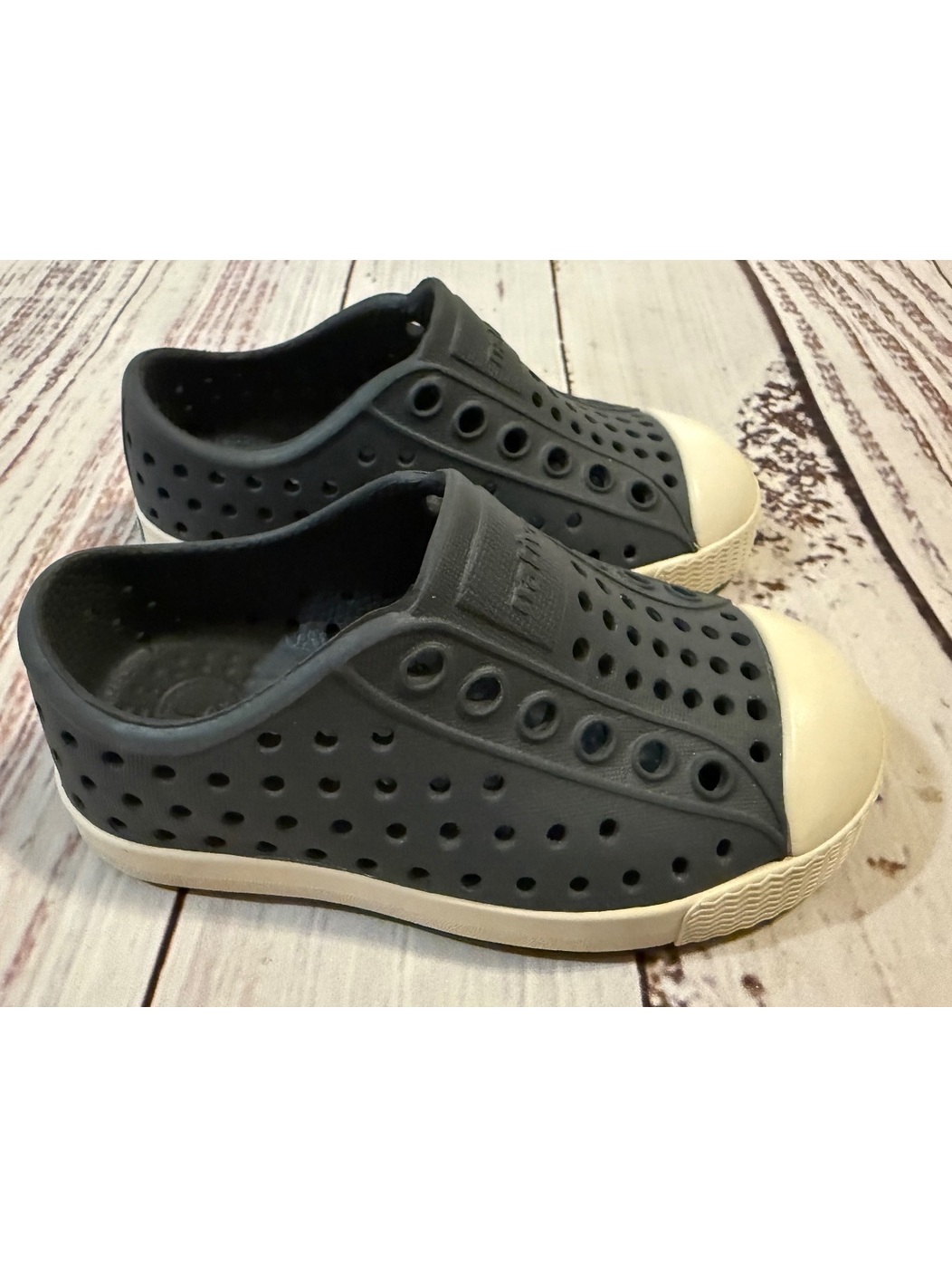 Jefferson Natives Charcoal Gray & Cream Shoes C5 — image 2 of 4